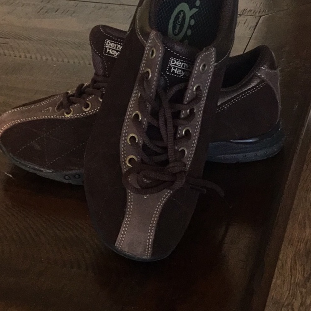 Denver Hayes athletic shoes new